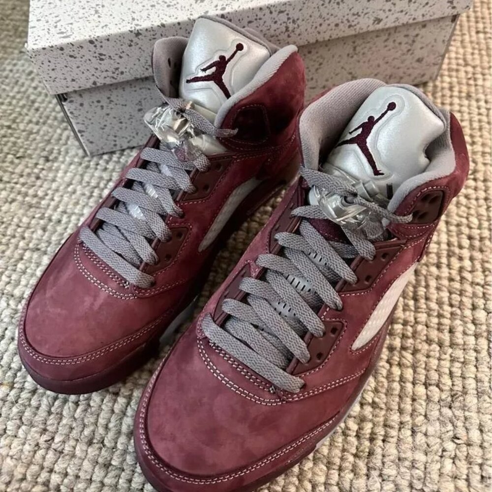 ** SOLD ** Air Jordan 5 Retro SE Burgundy size 7M 2023